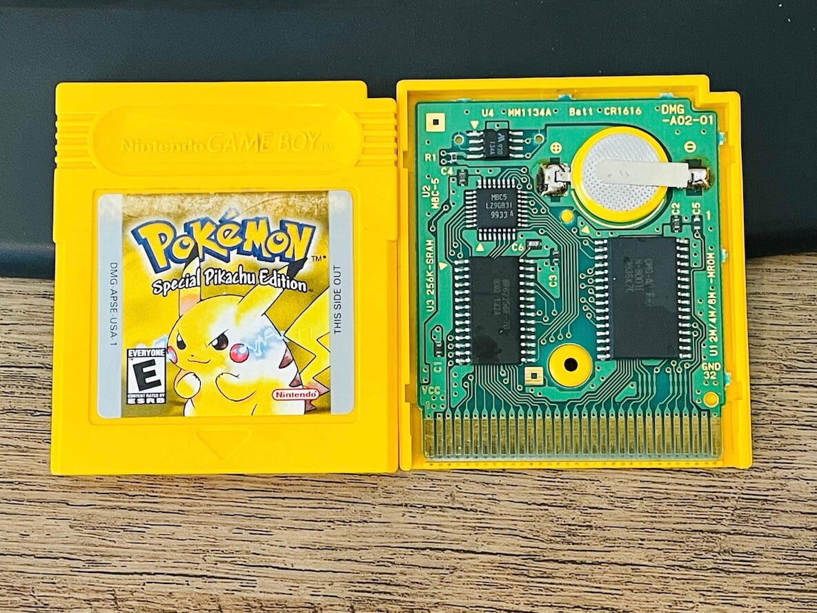 Pokemon Yellow  Version + Saves - Authentic GBC Game 